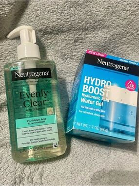 Neutrogena Hydro Boost Water Gel & Evenly Clear Cleanser — Clear Green and Blue